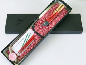 輪島うるし塗 南天 箸袋(赤)梅の花箸置き(陶器)セット