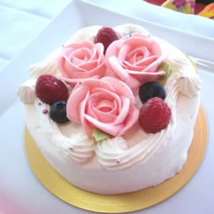 バラのショートケーキ