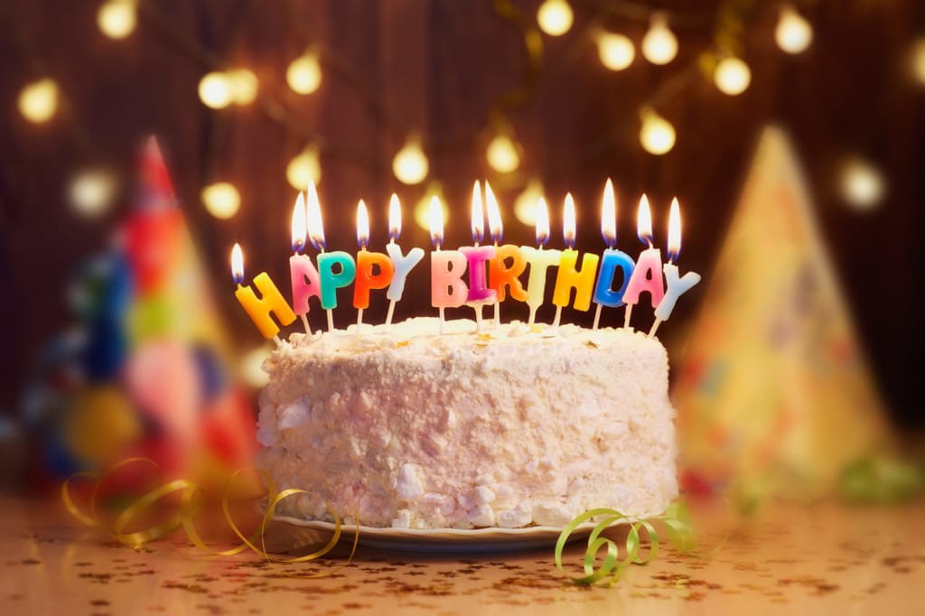 記憶に残る誕生日を バースデーケーキを使ったサプライズアイデア Giftpedia Byギフトモール アニー