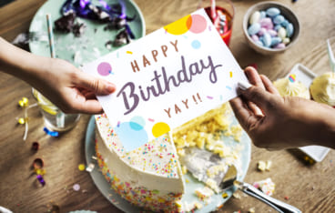 誕生日ケーキ 大切な人に贈りたい感動メッセージとは プレート