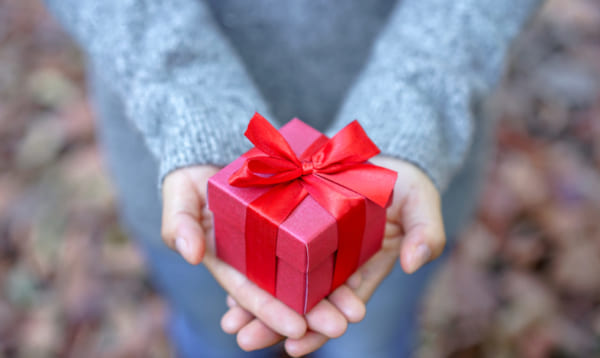 予算1000円 女性に贈るプチプラプレゼント 世代別の厳選おすすめアイテム Giftpedia