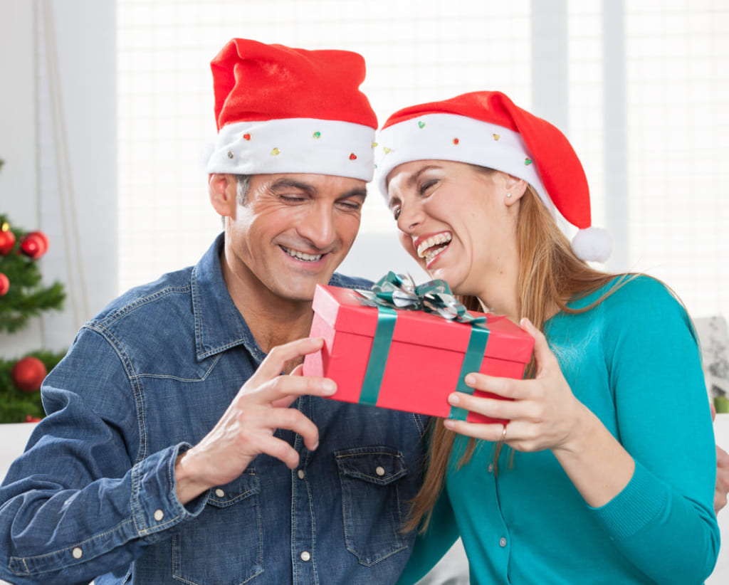 夫婦仲を深めるクリスマスのプレゼント特集 ペアグッズや家電も人気 Giftpedia Byギフトモール アニー