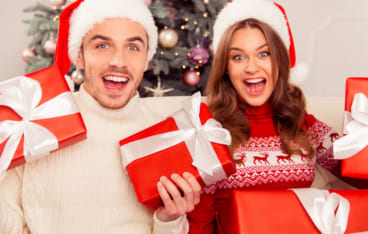 クリスマスにはサプライズを 彼氏彼女の愛が高まるプレゼント40選 Giftpedia