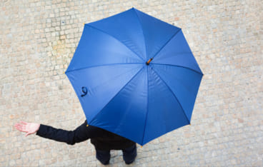 メンズにおすすめの傘ブランドを解説 おしゃれな21アイテムもご紹介 Giftpedia
