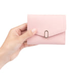 ピンクの財布が大集合！人気ブランド限定〈レディース＆メンズ33選〉