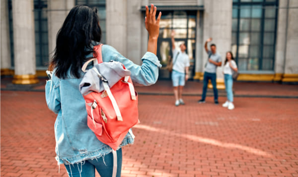 男女別】大学生におすすめのブランドバッグ48選！選び方や予算なども