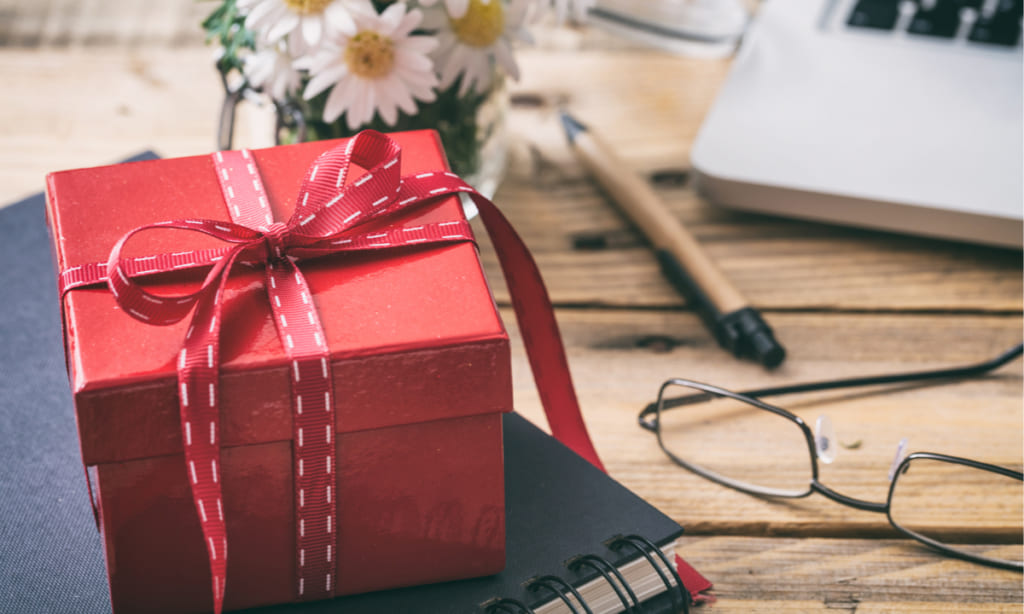 就職祝いにおすすめ！ちょっとしたプレゼント＆定番アイテム18選 | Giftpedia byギフトモールアニー