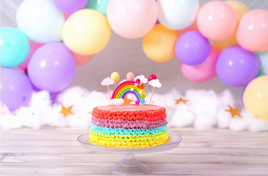 SNSで注目の的に！インスタ映えするおしゃれな誕生日ケーキ16選 | Giftpedia byギフトモールアニー