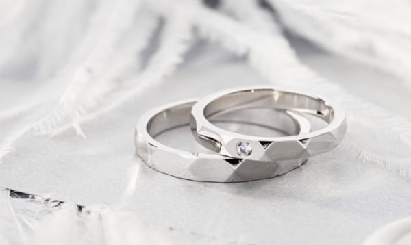 銀婚式に指輪を贈るならこれ！レディース＆ペア向けの喜ばれるアイテムを紹介 Giftpedia byギフトモールアニー