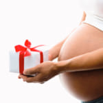 妊娠祝いの金額はどれくらいがベスト？贈り方とおすすめアイテムも紹介