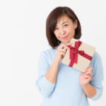 【予算5000円】40代女性が喜ぶ誕生日プレゼント15選と選ぶコツ